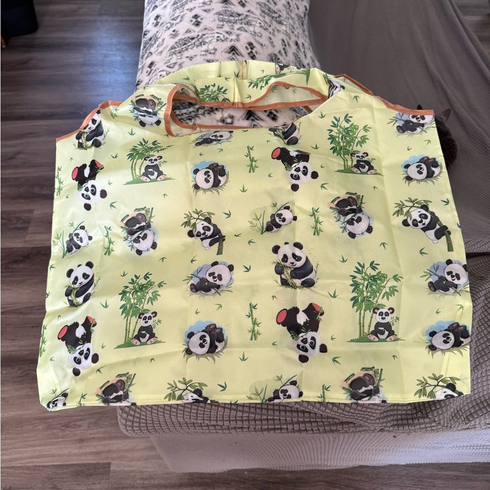Reusable Panda Print shopping tote in nylon material